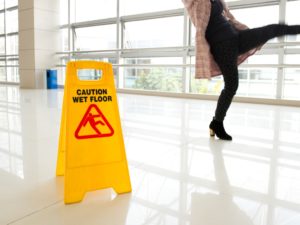 warm weather slip and fall accidents in new jersey | law offices of anthony carbone